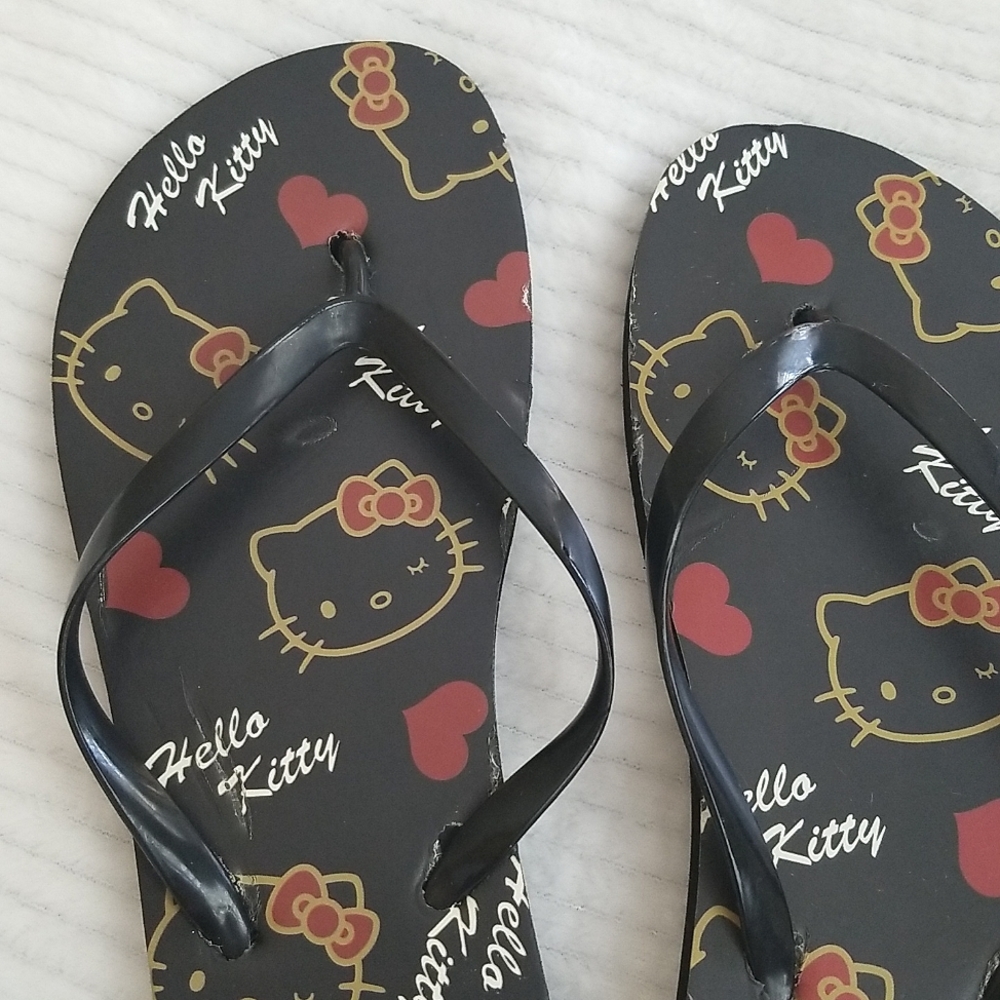 Hello Kitty Slippers - Picture 2 of 3